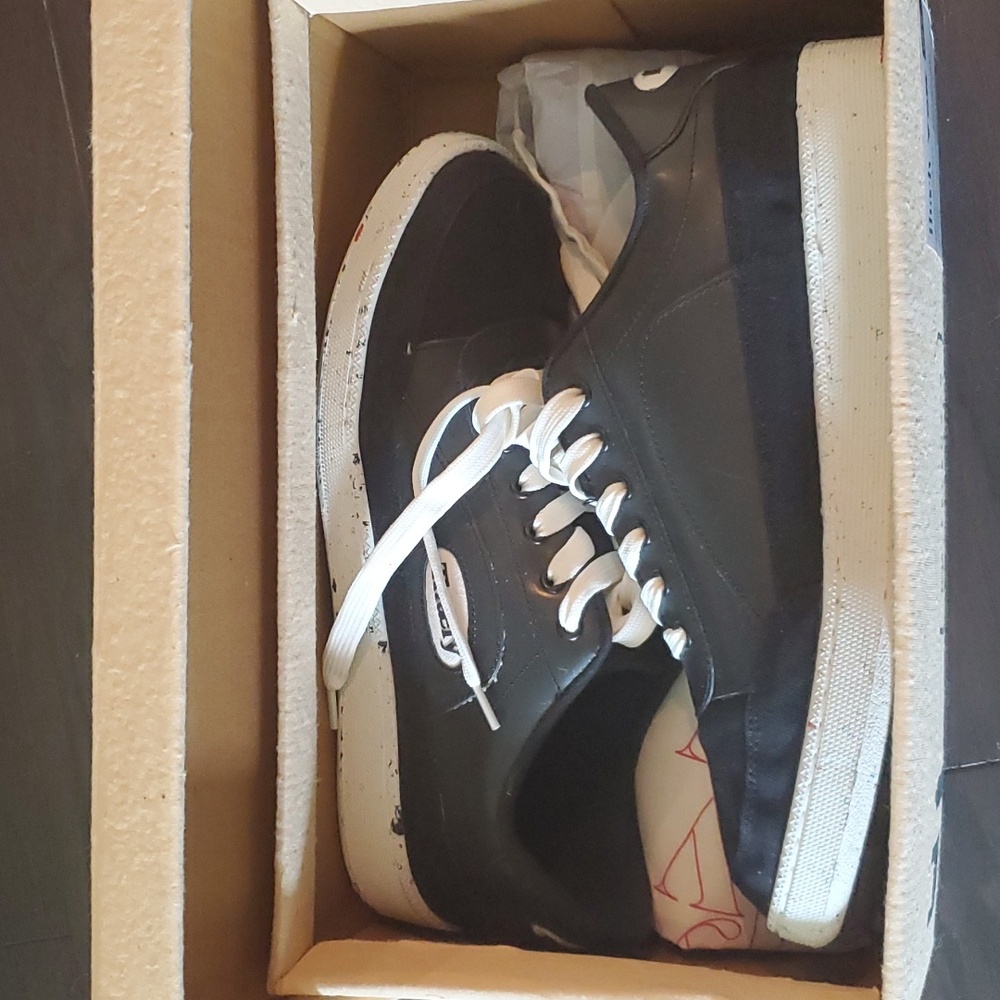 NEW Thaely Acros B&W Y2K Pro Eco-Sneakers, Black & White, Size 9 (fits like 10)